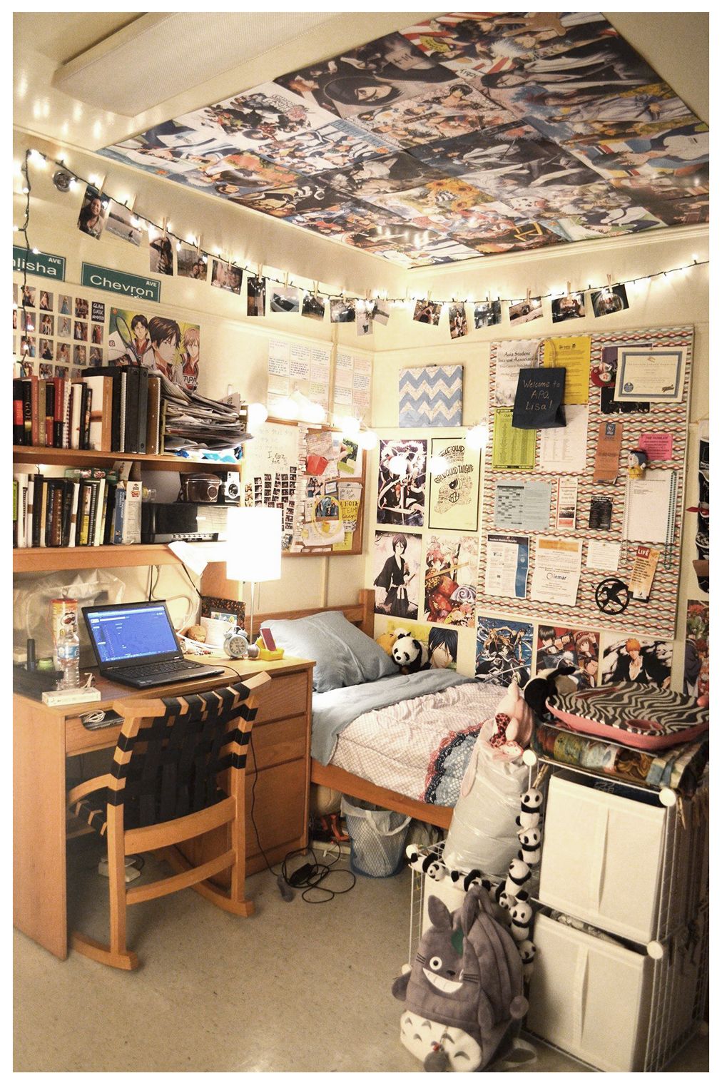 Featured image of post Weeb Room Ideas For Guys